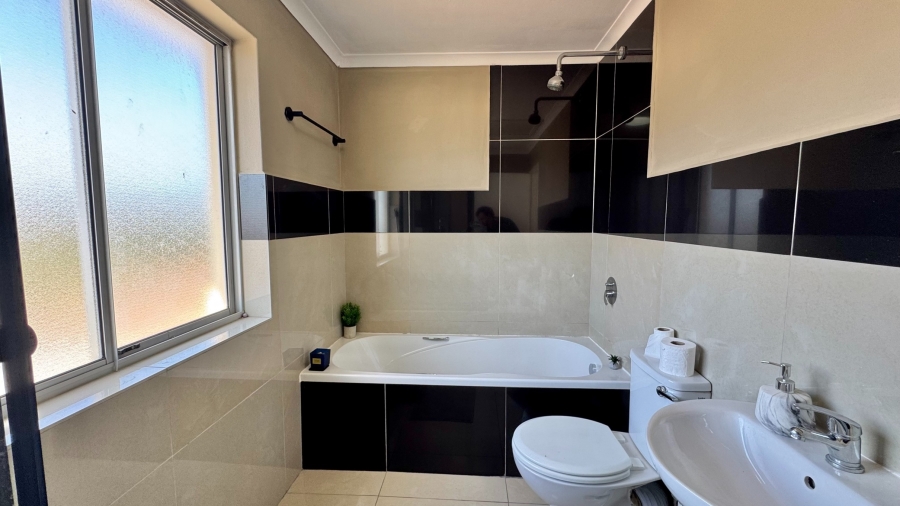 1 Bedroom Property for Sale in Harbour Island Western Cape